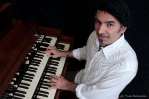 Vito on organ